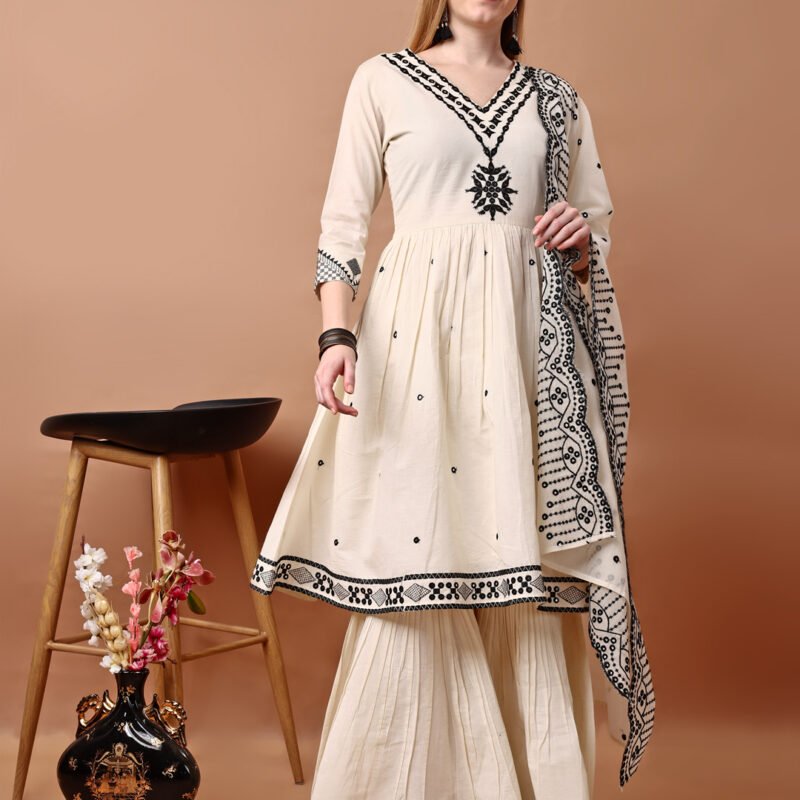 Glomee Presnted Pure cotton Heavy Embroidery Top bottom dupatta